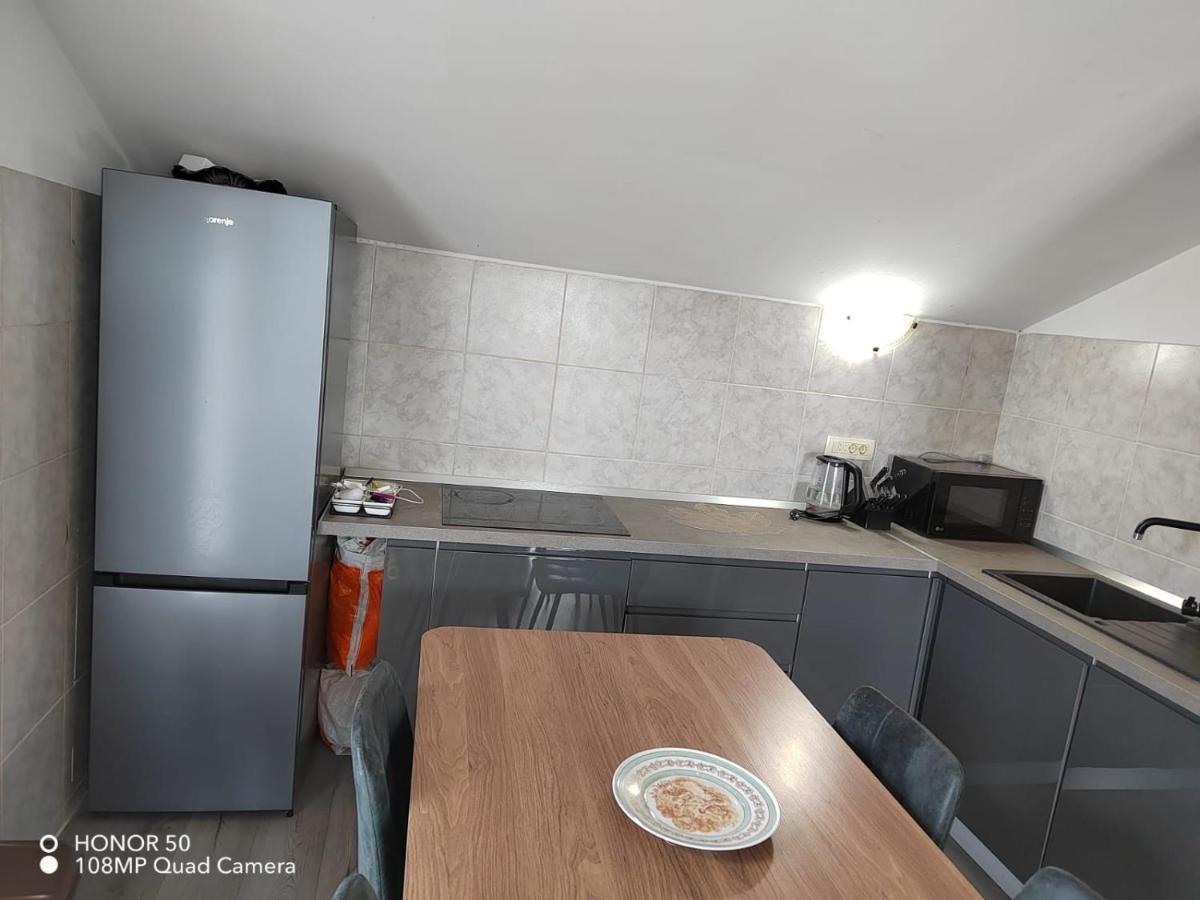Angella Apartment Dugi Rat Bagian luar foto