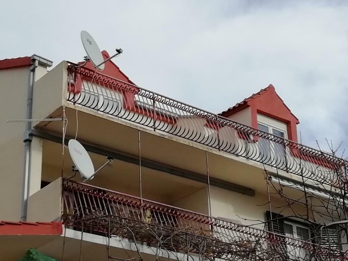 Angella Apartment Dugi Rat Bagian luar foto